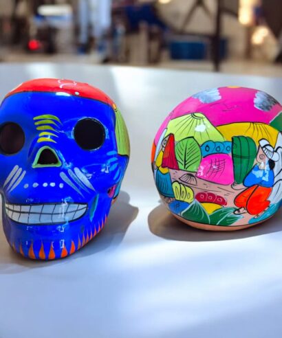 calaveras de barro pintadas