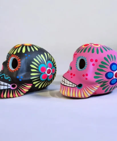 Calaveras de barro artesanales