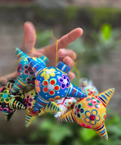 Esferas navideñas de barro artesanales