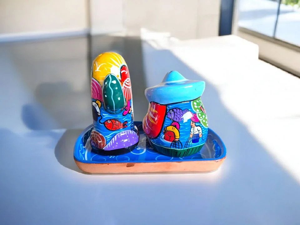 Saleros decorativos de barro únicos