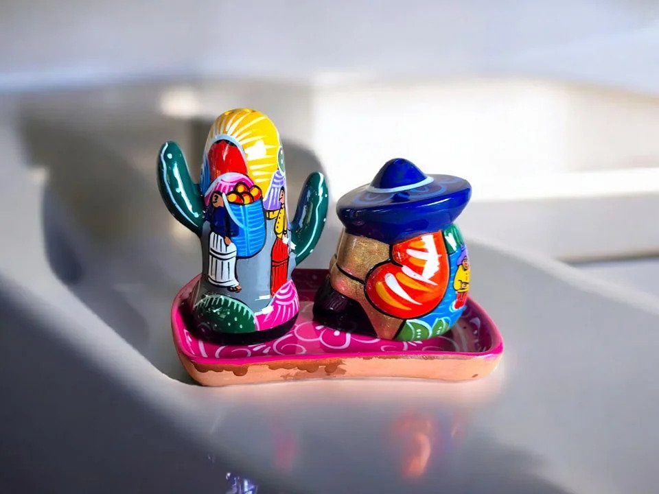 Saleros decorativos de barro únicos